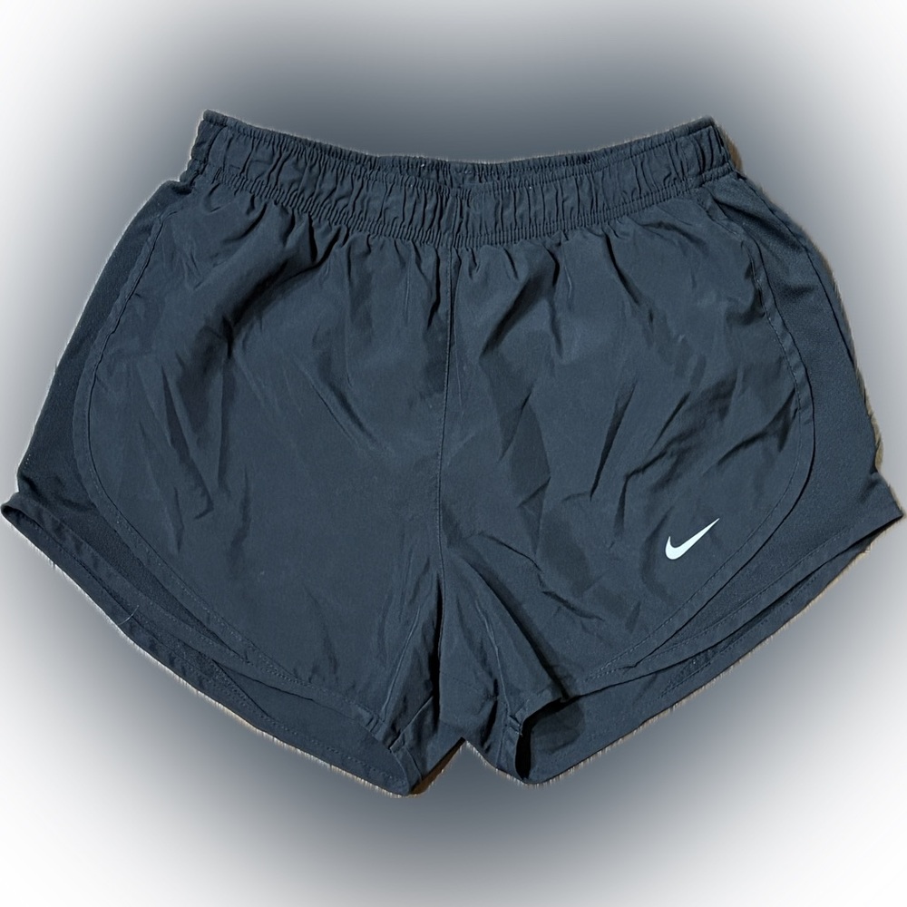 Nike Women's Solid Black Athletic Shorts